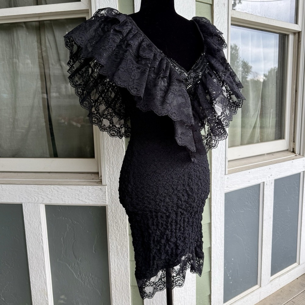 NWT! 80s VTG Steppin' Out Stretch Lace Ruffle Gothic Dynasty Midi Dress LBD